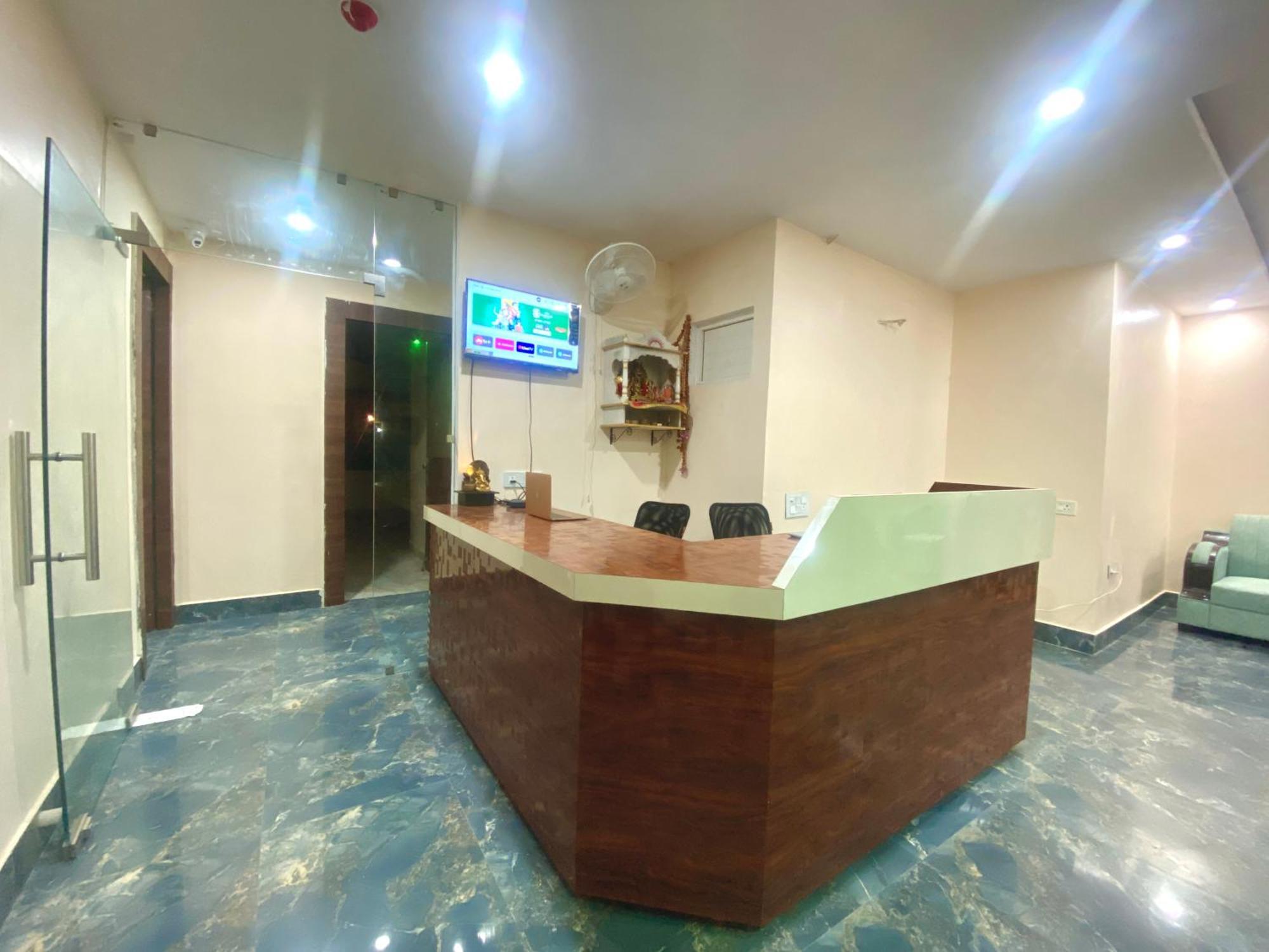Ramalayam Inn Ayodhya Zewnętrze zdjęcie